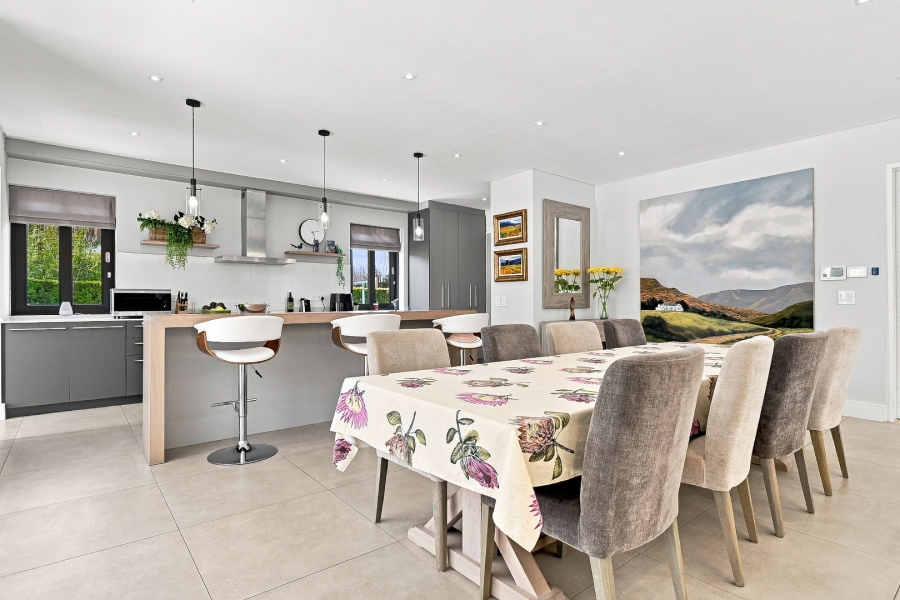 4 Bedroom Property for Sale in Constantia Western Cape